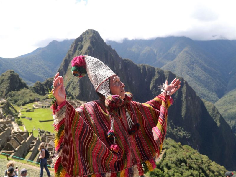 Machu Picchu Trekking by Car 2dias/1noche