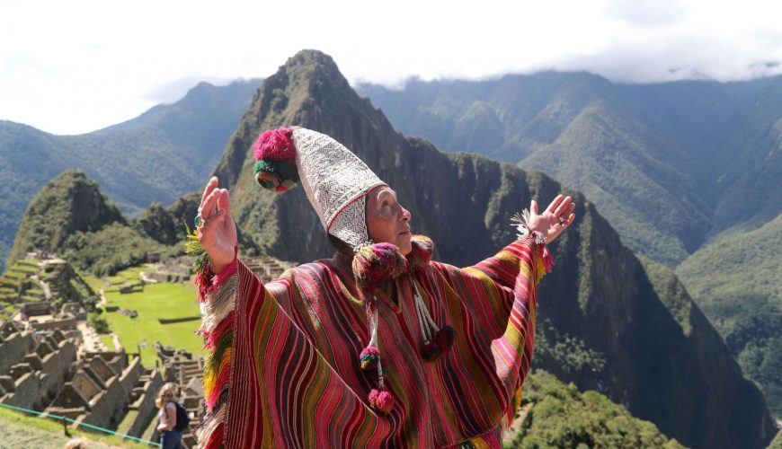 Machu Picchu Trekking by Car 2dias/1noche